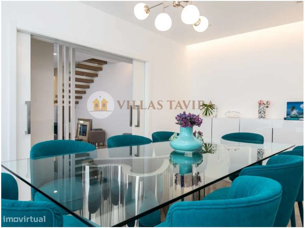 Moradia T3 de Luxo com Piscina, Vista Mar e Acabamentos Premium-14