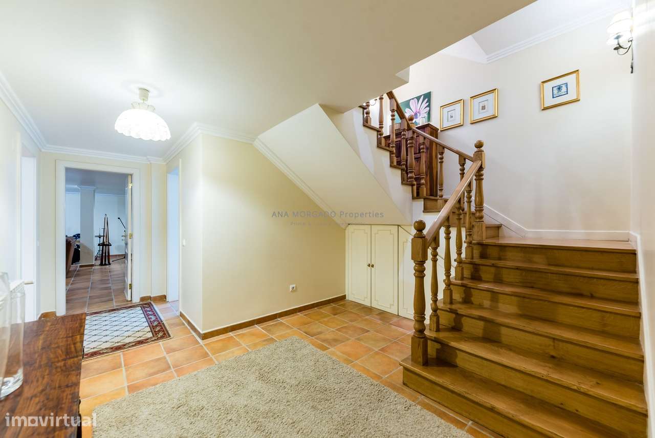 Moradia T4+1 Geminada na Quinta da Beloura — Luminosidade, Conforto e-49