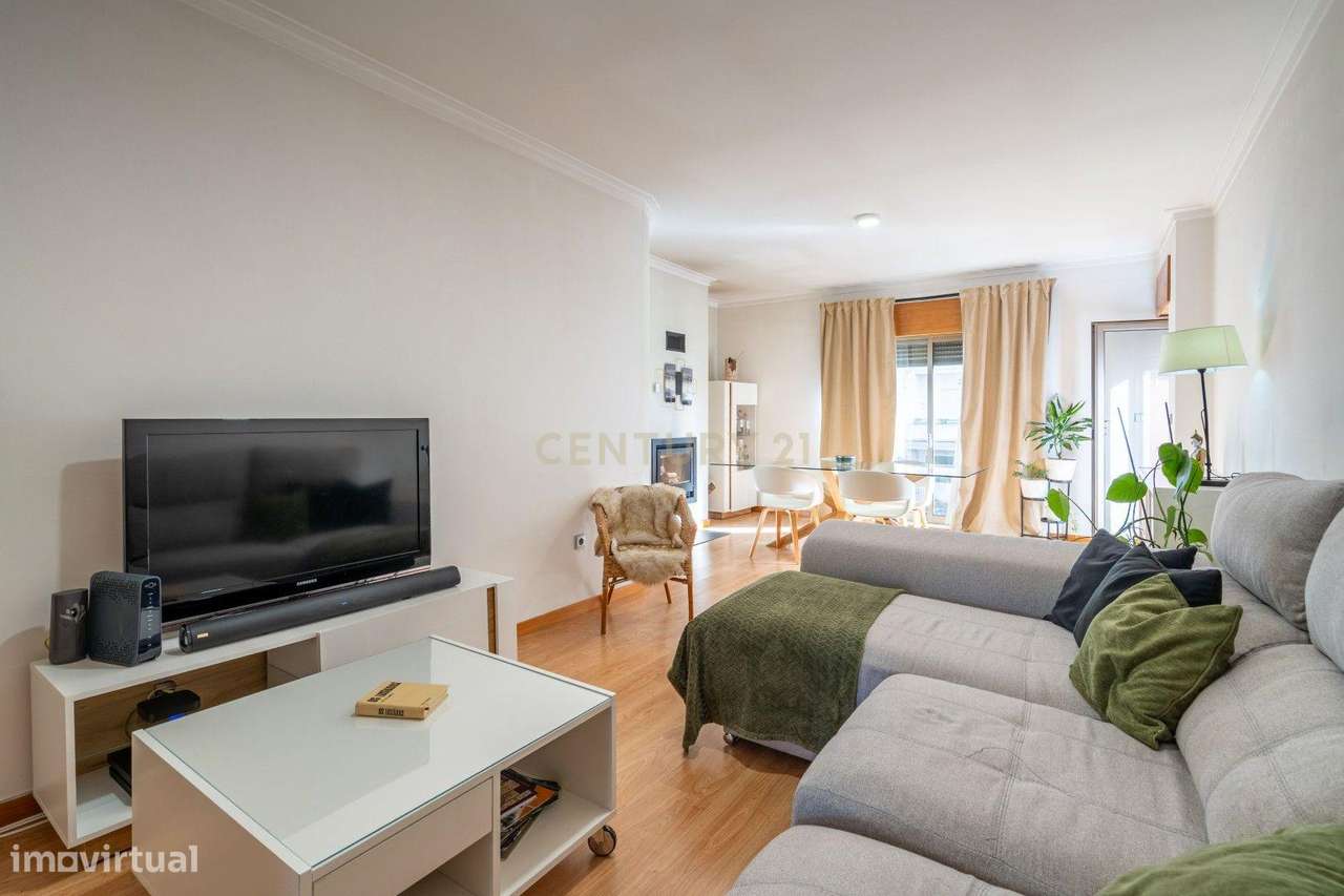 Excelente Apartamento T2 com elevador e garagem-3