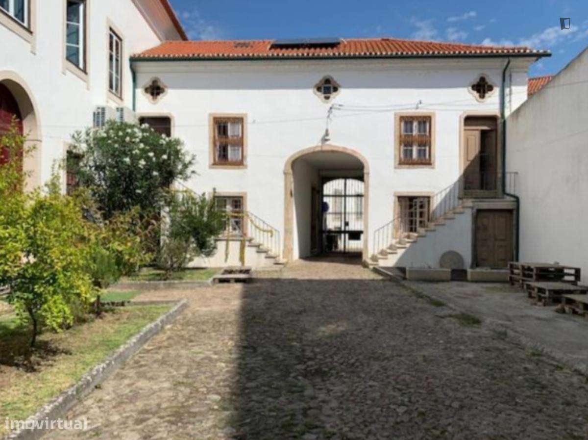 Quarto - localizado em Alta Universitária Coimbra - Grande imagem: 4/7