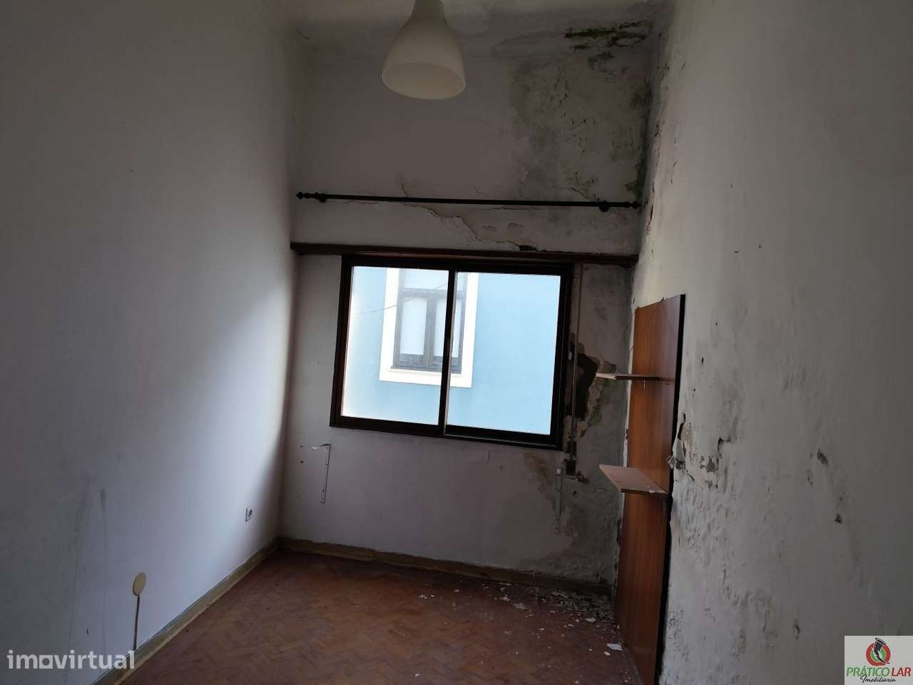 Moradia para restauro no centro na Zona Histórica de Vera Cruz - Grande imagem: 3/36