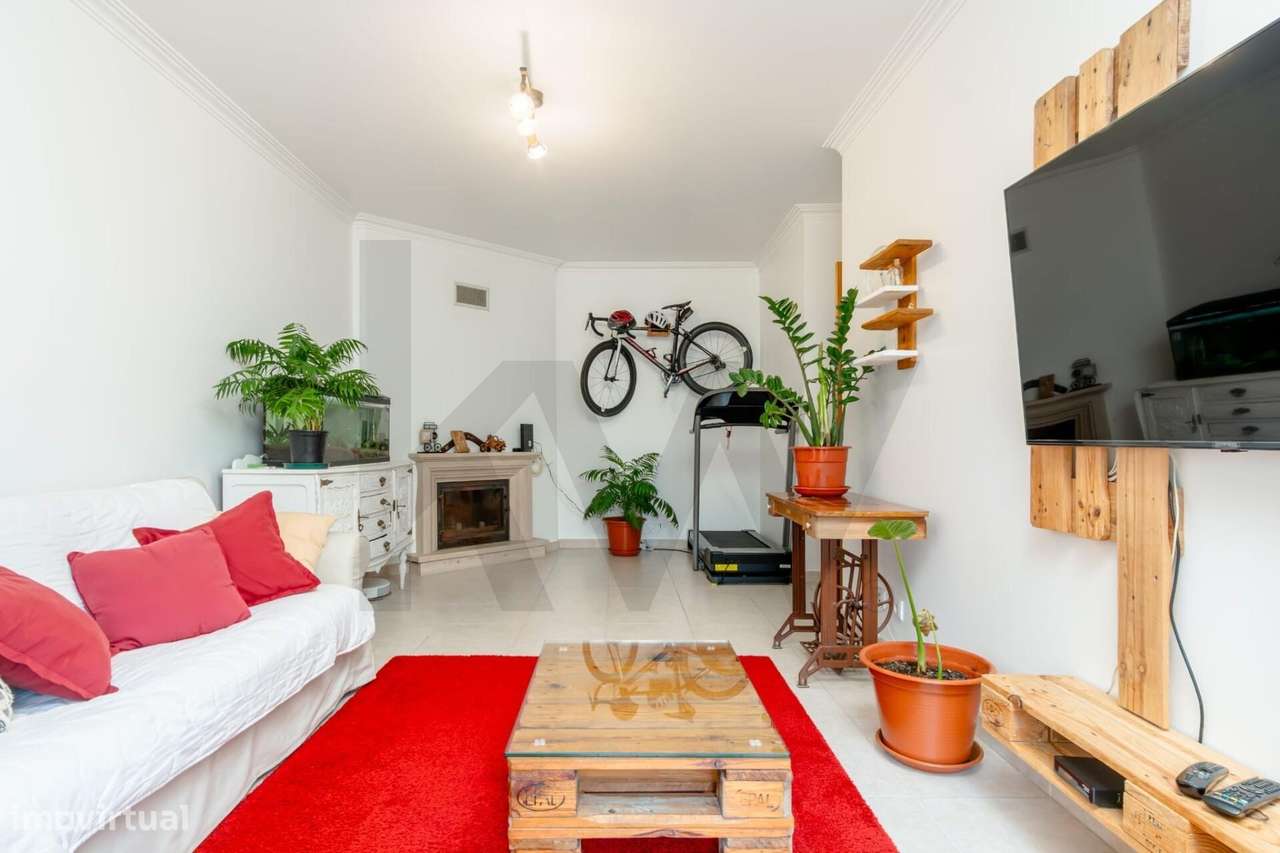 Apartamento T2 com elevador, varandas, arrecadação e Vista Fantástica-7