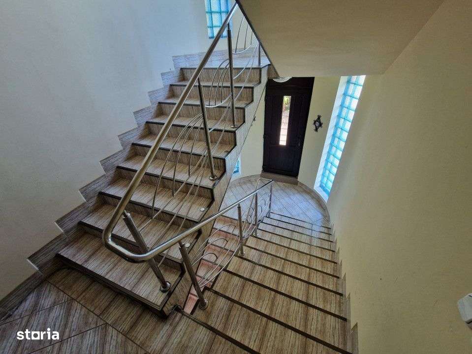 Vila cu Priveliste Panoramica si Versatilitate Unica – Str. Branului-11