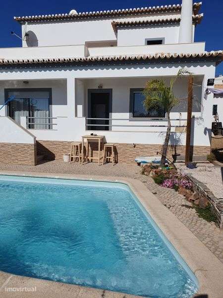 Vivenda V4 com piscina privada em Carvoeiro - Grande imagem: 2/8