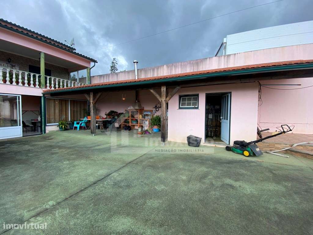Moradia T5 com anexos e piscina em Figueiró dos Vinhos - Grande imagem: 4/43