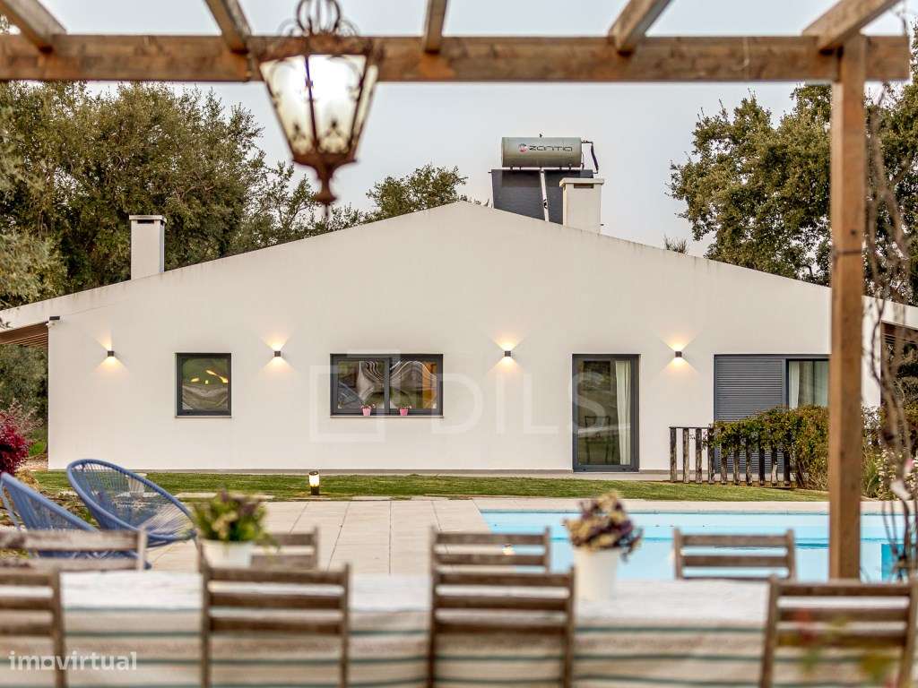 Quinta T9 em Azeitão com piscina e 11 ha de terreno, renovada-30