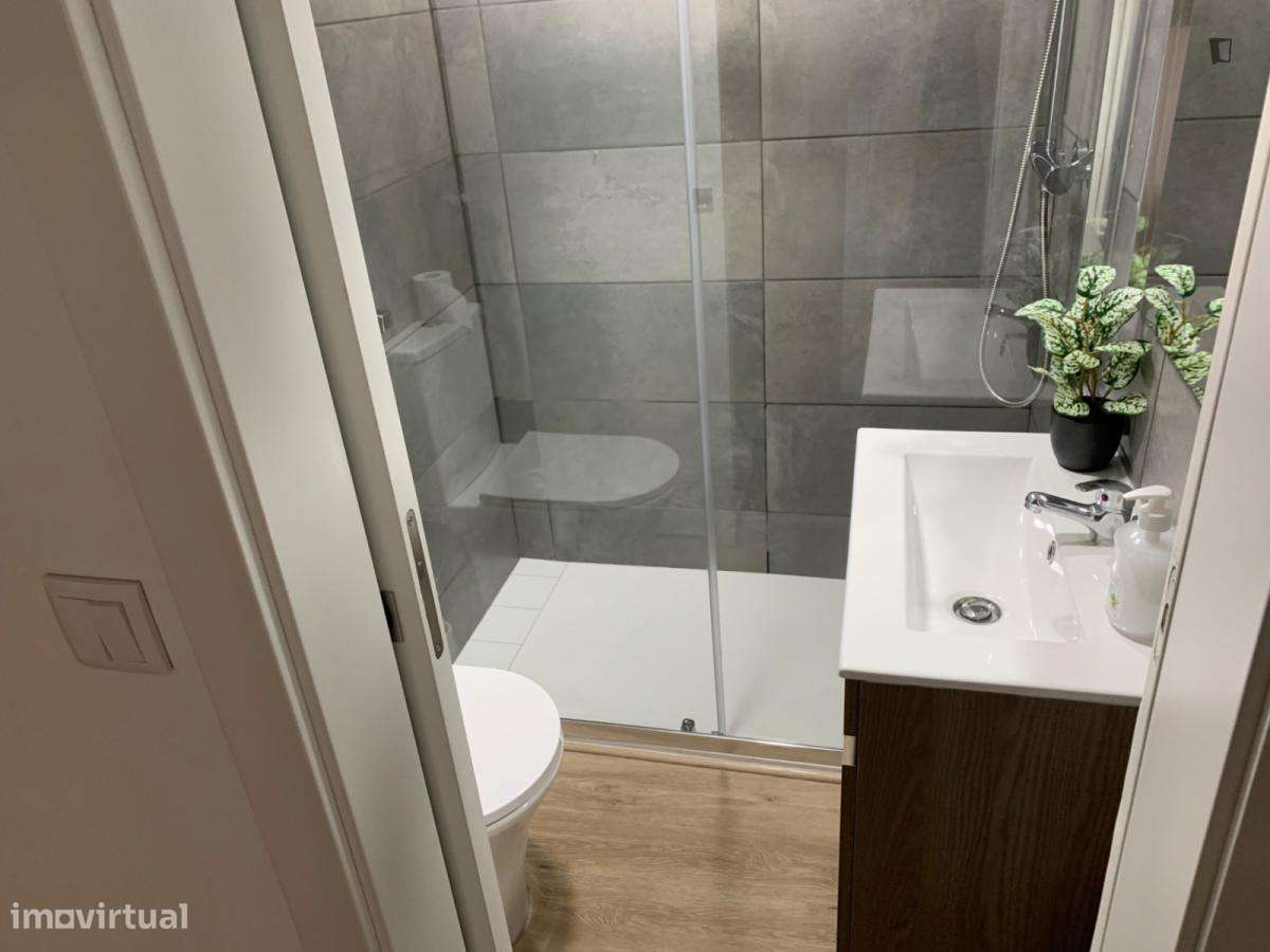 Quarto - localizado em Lumiar Lisbon - Grande imagem: 2/14