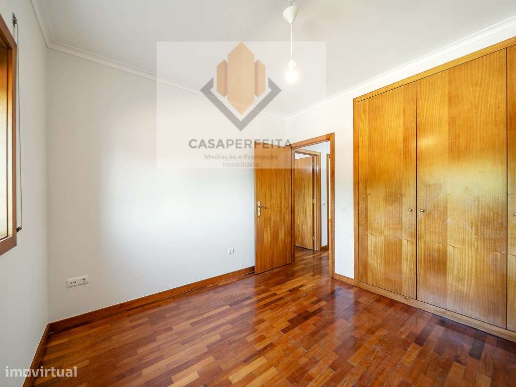 Fabuloso Apartamento T3 de 3 Frentes com Varanda e Box - Avintes-30