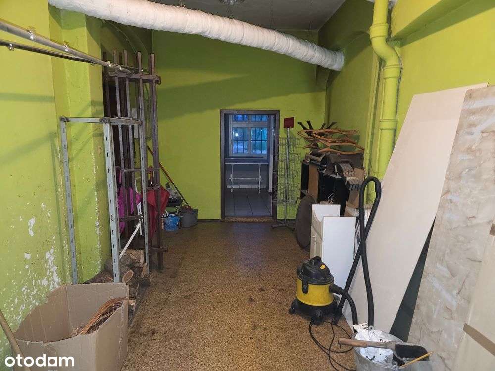 Na sprzedaż lokal w samym centrum-6
