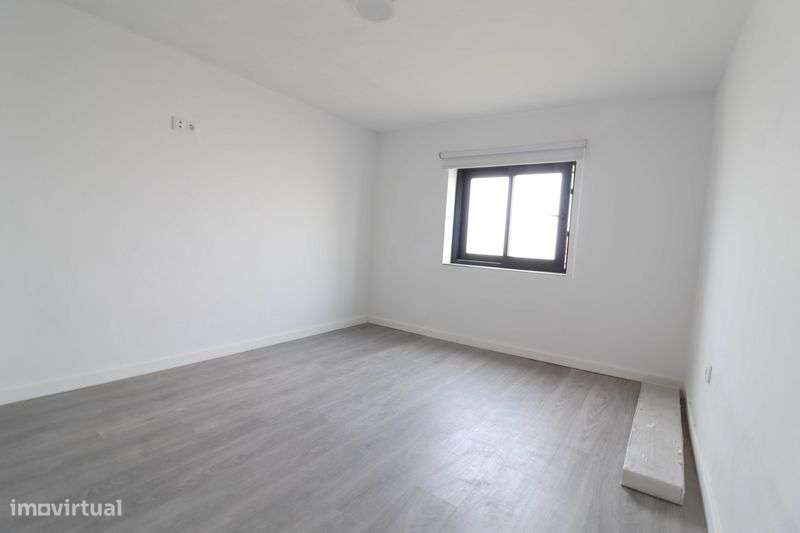 Moradia T4 totalmente renovado na Gafanha da Nazaré - Grande imagem: 4/12