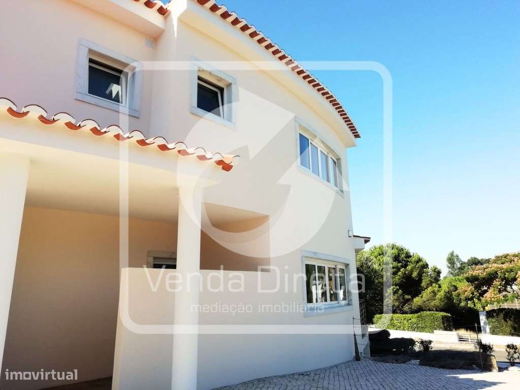 Moradia de luxo T4 com piscina no Belas Clube de Campo, em Sintra. - Grande imagem: 5/28