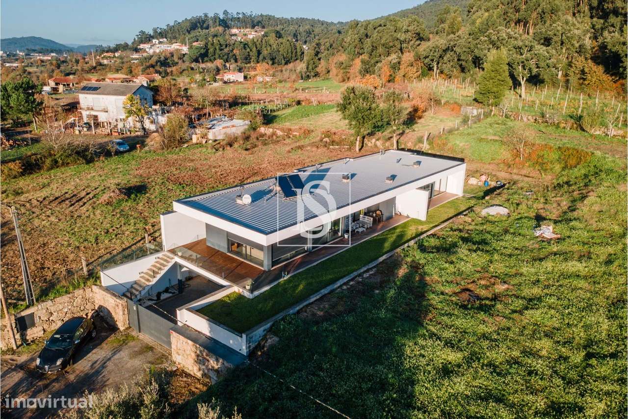 Moradia Individual T3, com jardim e vistas desafogadas-35