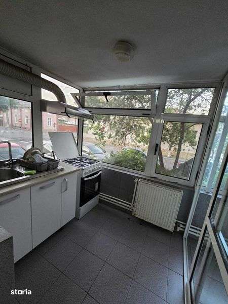 Apartament 3 camere, cu balcon si spatiu de depozitare generos (beci) - Imagine principală: 5/7