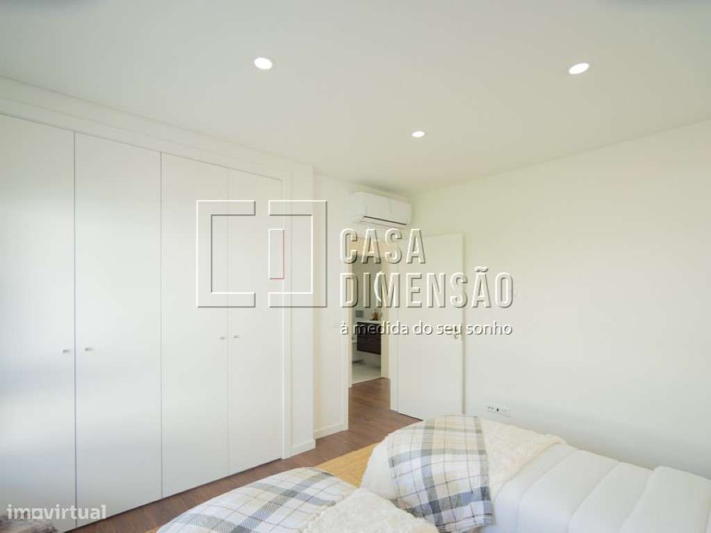 Moradia de tipologia T4+2 na melhor zona da Sobreda, com Piscina, G...-48