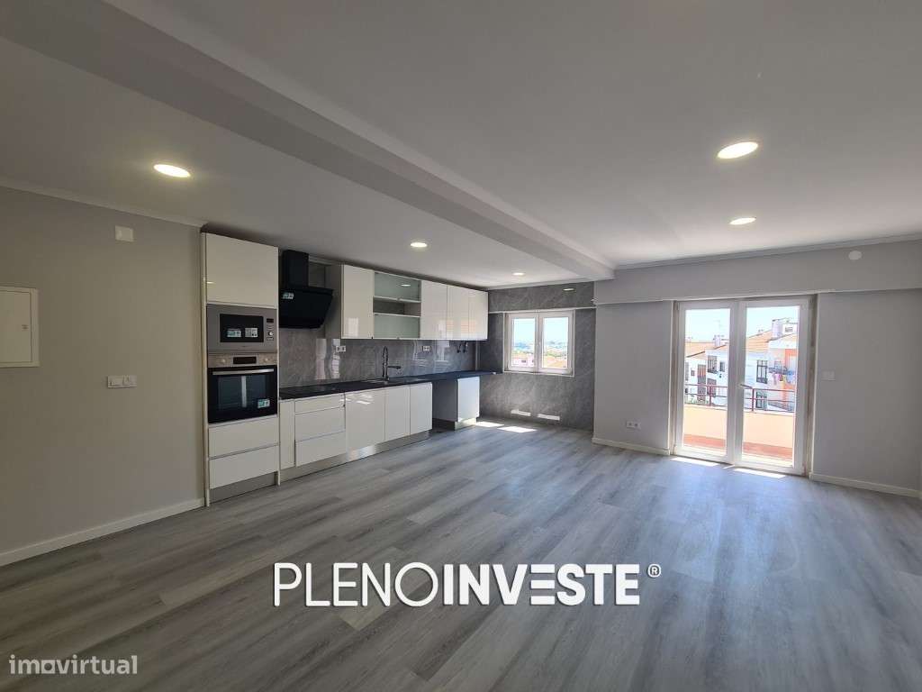 T4 totalmente remodelado na Amora-32