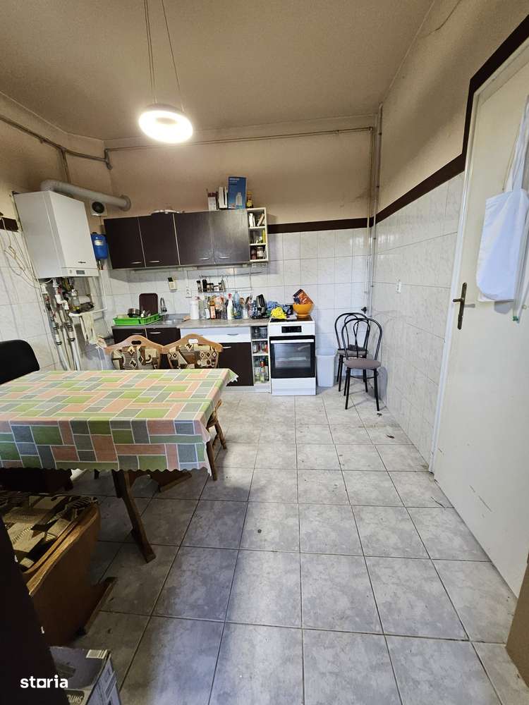 De vanzare casa cu teren 1037 mp in cartierul Parneava-6