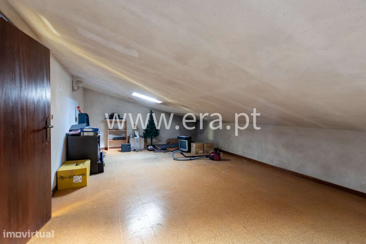 Moradia em Moledo com Vistas Deslumbradas!-33