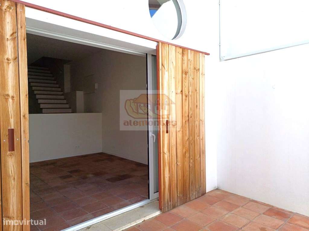 Moradia renovada - centro-14