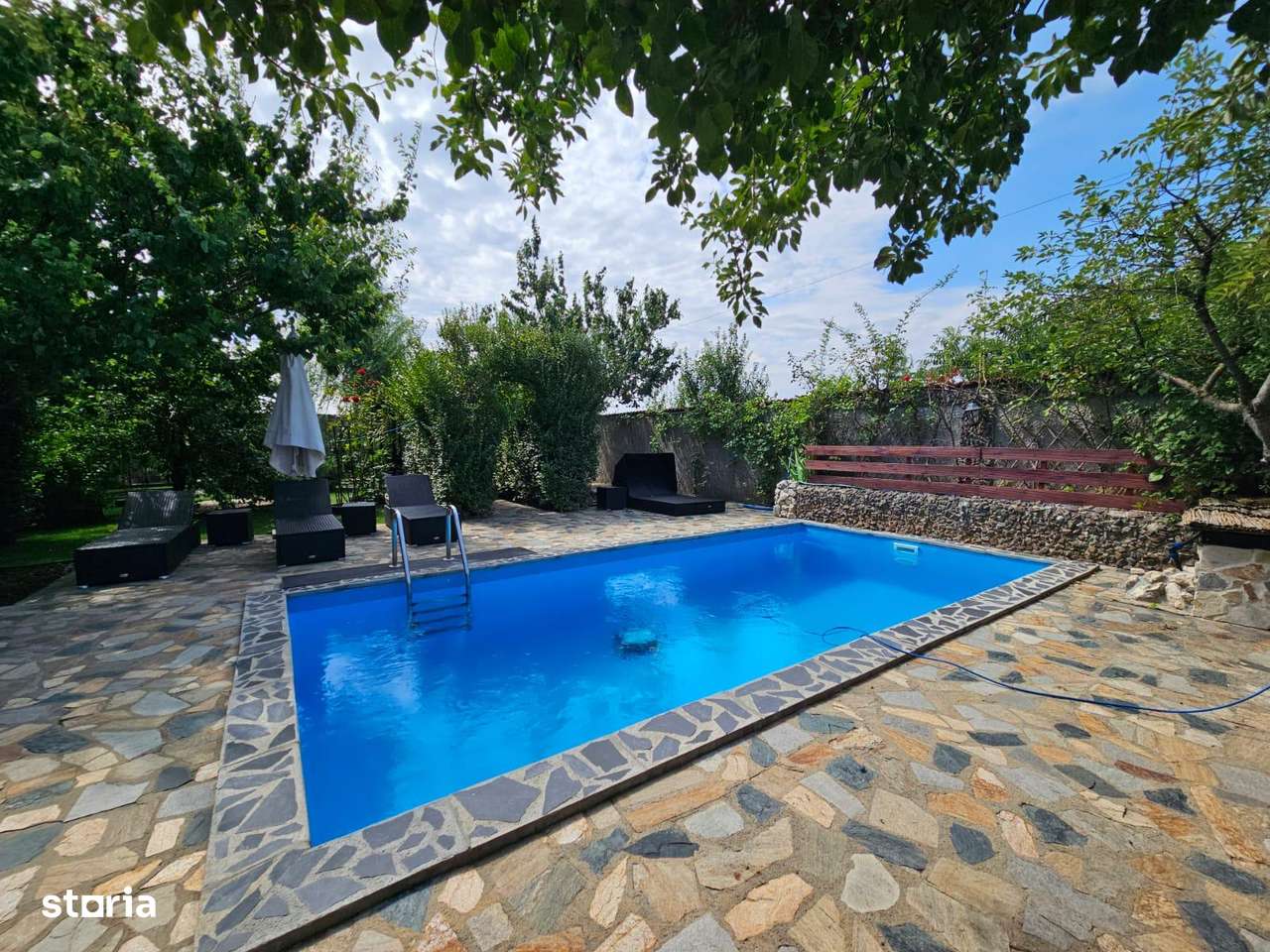 Vila single 4 camere-300 mp utili, teren 900 mp-Piscina-Bragadiru - Imagine principală: 3/20