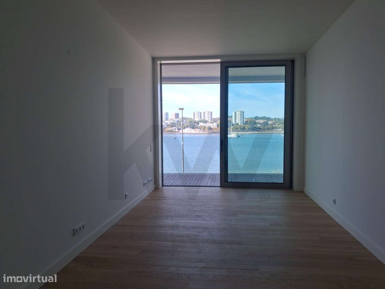 T1 Frente à praia (Douro Marina). Novo, com varanda, garagem e arrumos - Grande imagem: 5/40