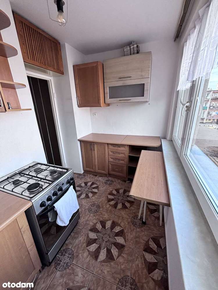 Mieszkanie 4 pokoje z dużym balkonem w centrum-13