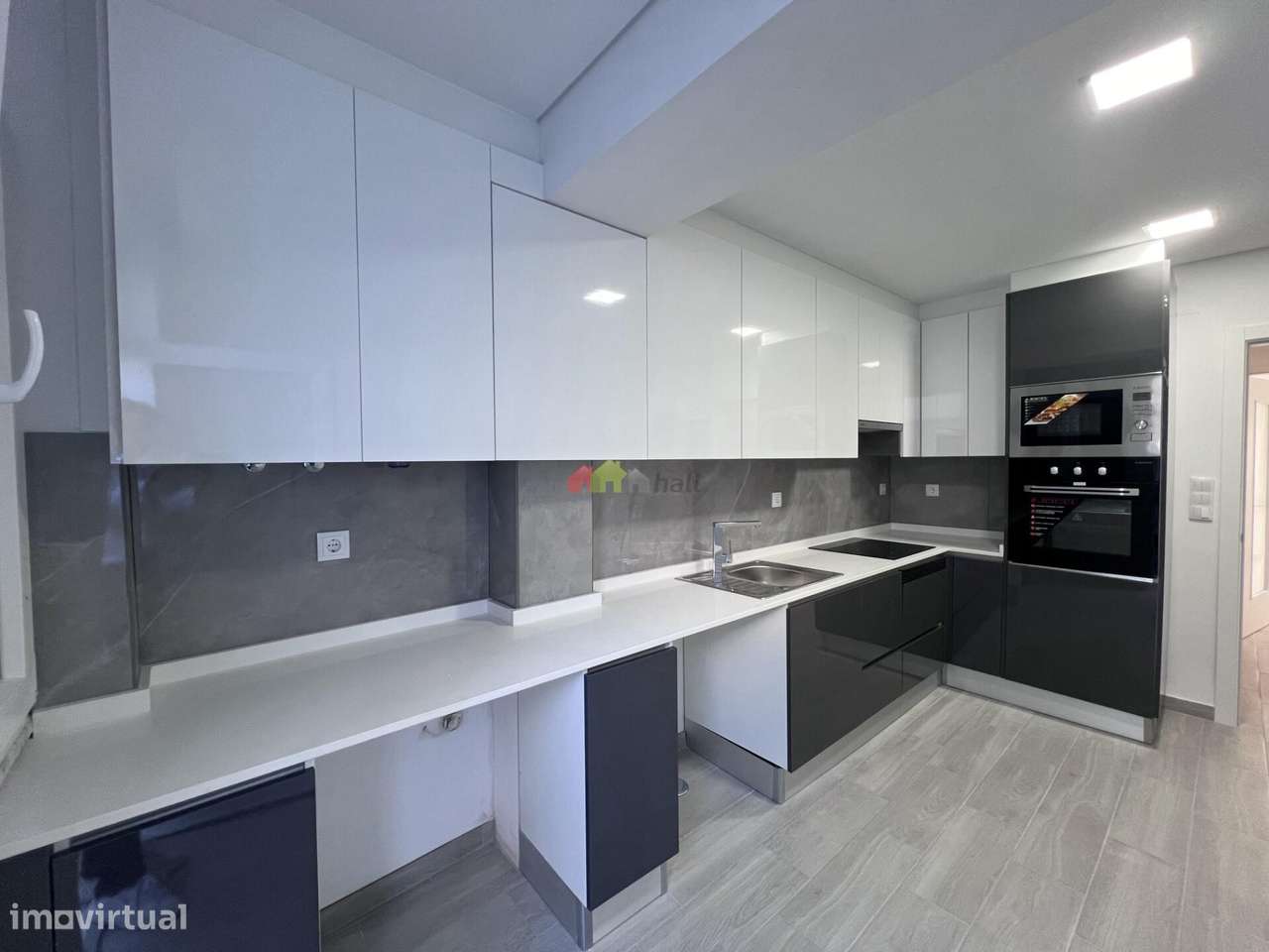 Apartamento T3 com 2 varandas em frente ao metro-7