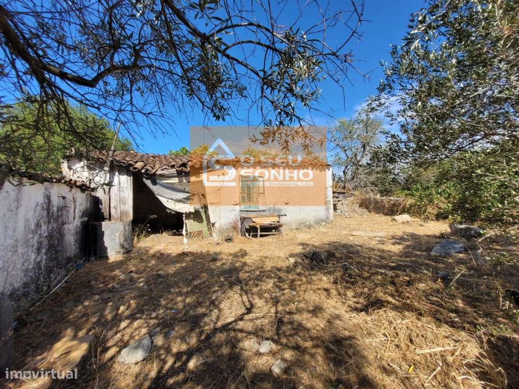 Casa Antiga para recuperar perto de São Brás de Alportel-16