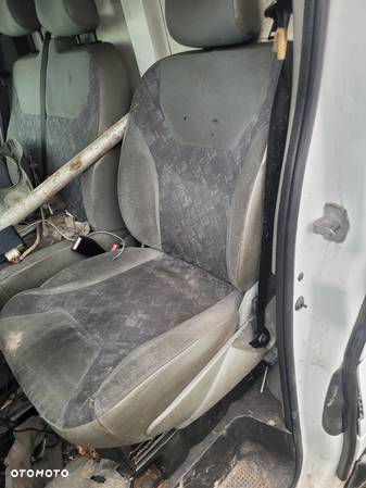 opel vivaro I renault trafic II  fotel kanapa deska kokpit podsufitka boczek podłokietnik - 2