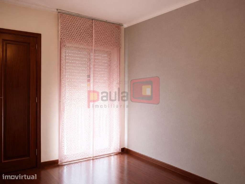 APARTAMENTO T3 COM PARQUEAMENTO-10