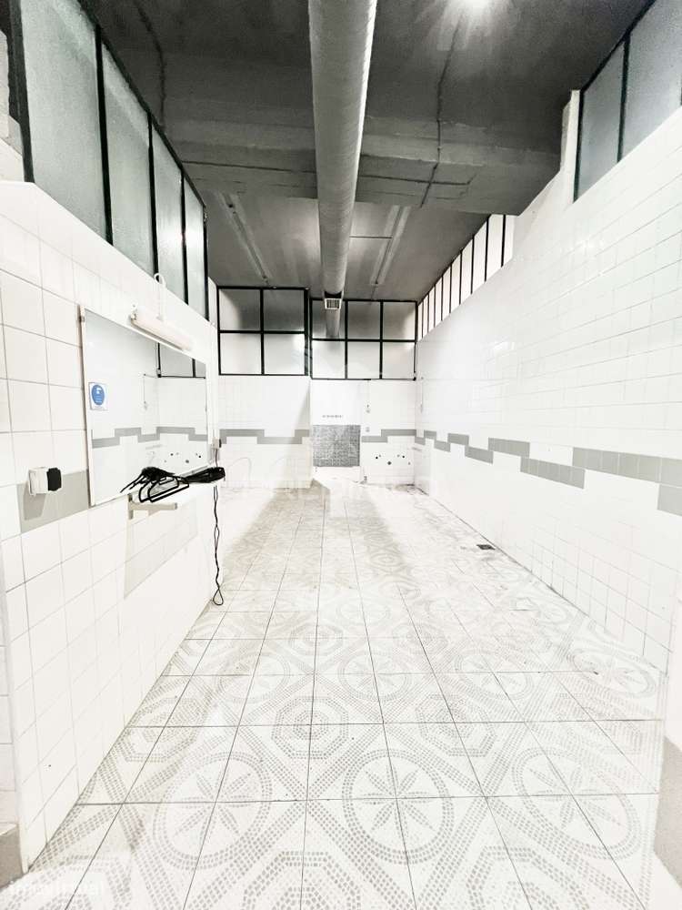 Loja com 22 salas e 5 casas de banho - Grande imagem: 4/31