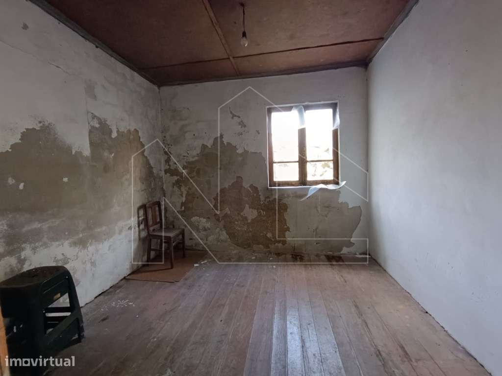 Moradia T3 para recuperar Valongo do Vouga-8