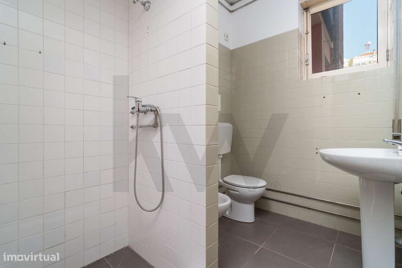 2 Apartamentos T8 + Piso Independente | 3 Garagens | Coimbra-12