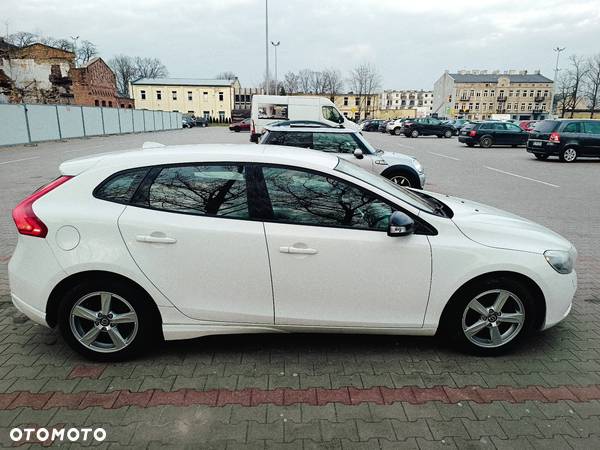 Volvo V40 T2 Momentum - 5