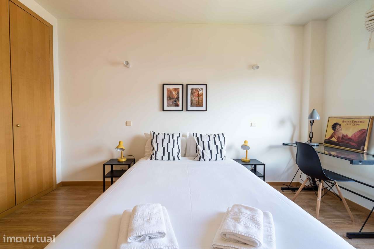 Quarto privado em apartamento partilhado - próximo ao Minho Center - Grande imagem: 4/39