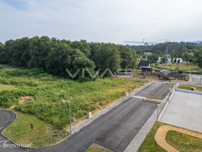Lote de Terreno  Venda em Loureira,Vila Verde-2