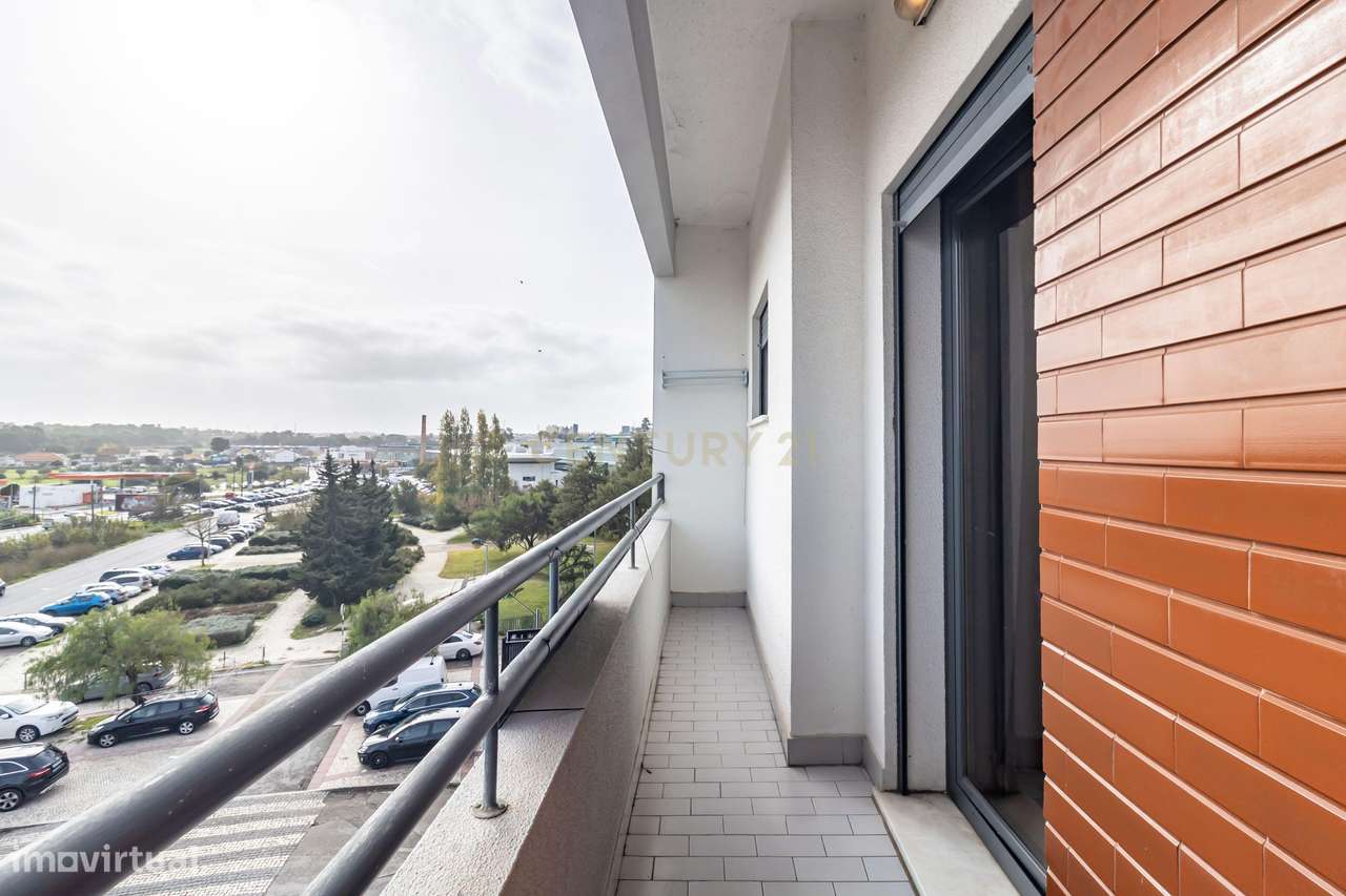 Apartamento T2 na  Quinta do Bom Retiro, Sobreda-28