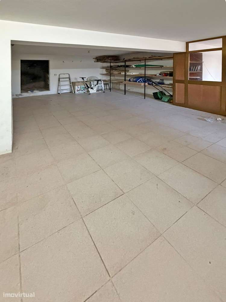 Moradia T4 de três frentes em Baguim do Monte - Exclusivo-13