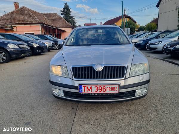 Skoda Octavia Combi 1.9TDI Elegance Aut - 20