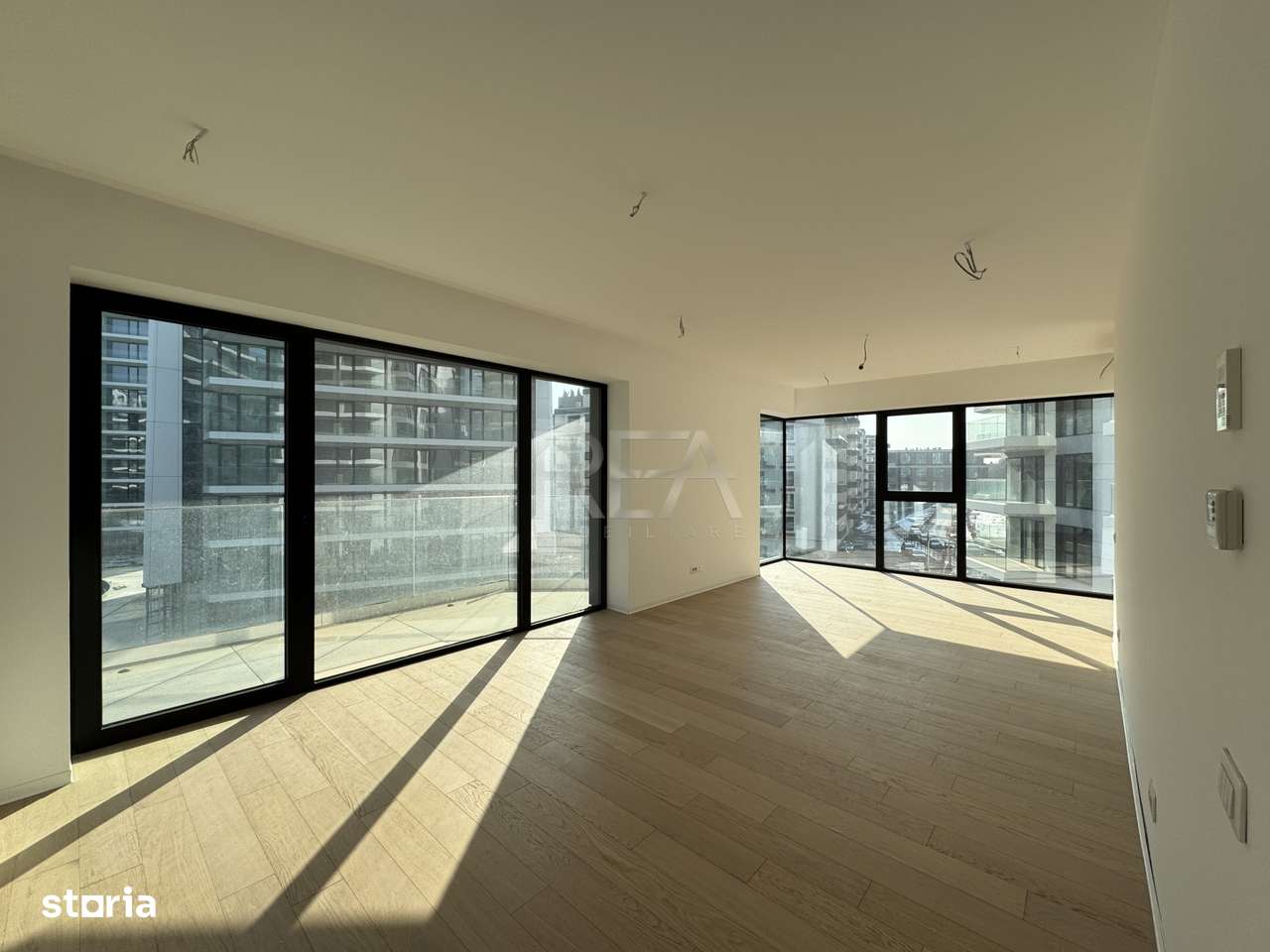 4 camere in One Lake Club la Promenada Mall