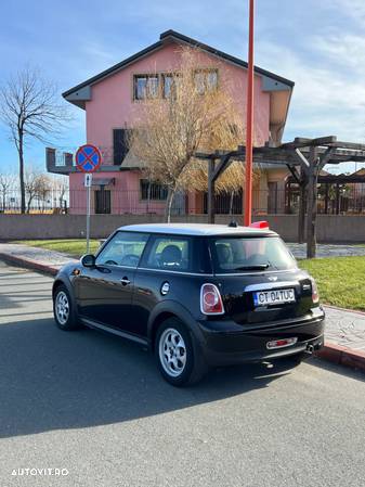 Mini Cooper Standard - 4