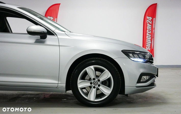 Volkswagen Passat - 29