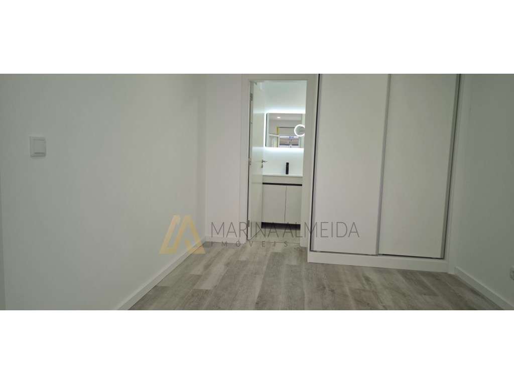 Moradia térrea T1+1 totalmente remodelada de raiz, acabamentos mode...-11