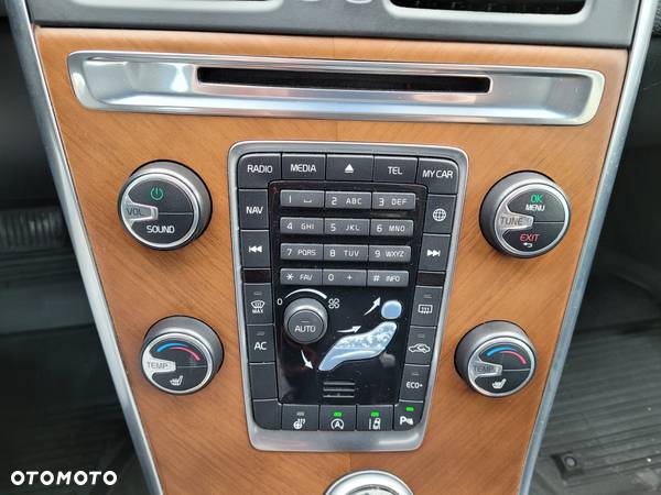 Volvo XC 60 D4 Drive-E Momentum - 10