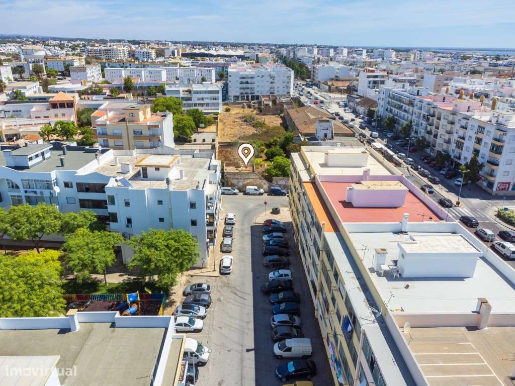 Terreno com Casa em ruínas no Centro de Olhão-30
