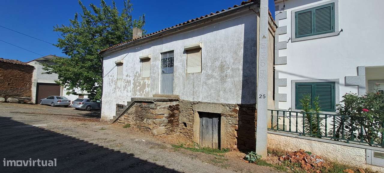 Moradia para restaurar com terreno em S. Martinho de Angueira - Grande imagem: 4/25