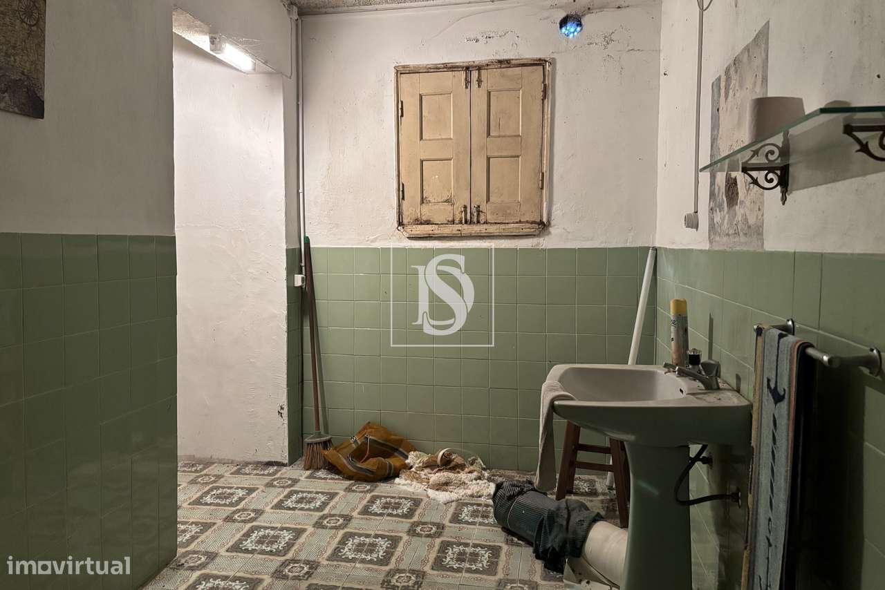 Moradia T2 para reconstrução em Tondela-14