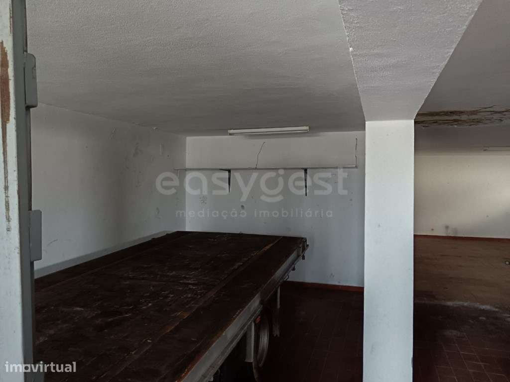 Cave destinada a armazem - Grande imagem: 3/11