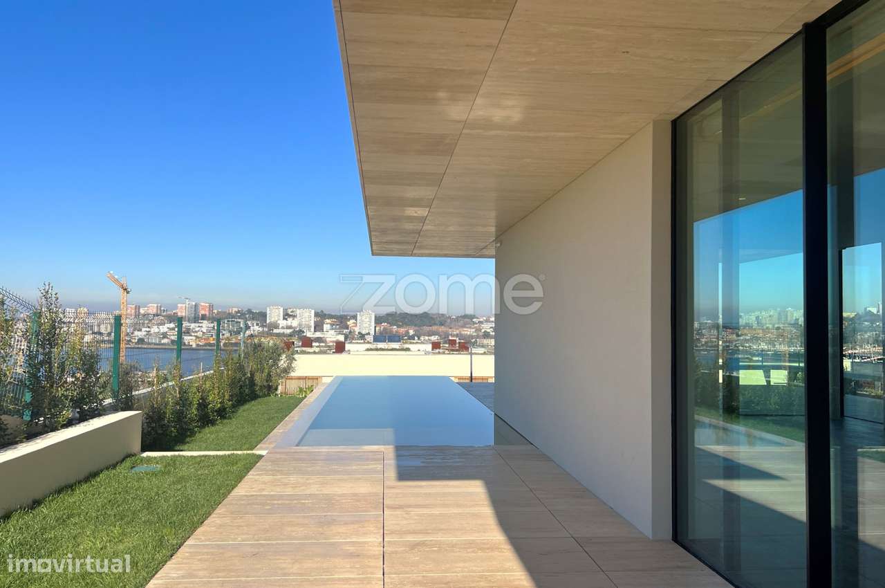Moradia T4 Com Vistas Rio Em Condominio De Luxo Vila Nova De Gaia