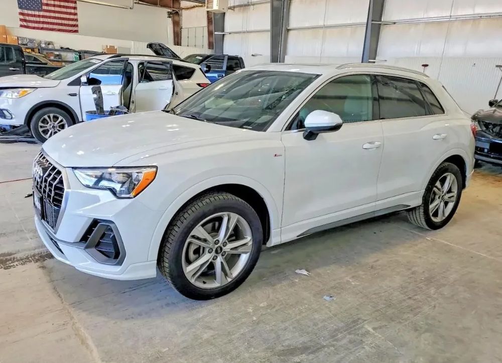 Audi Q3 II (2018- ) 2.0 TFSI Quattro Sport S tronic 2021