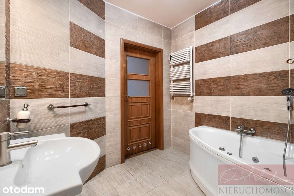 Z dużym tarasem z widokiem w super lokalizacji-18